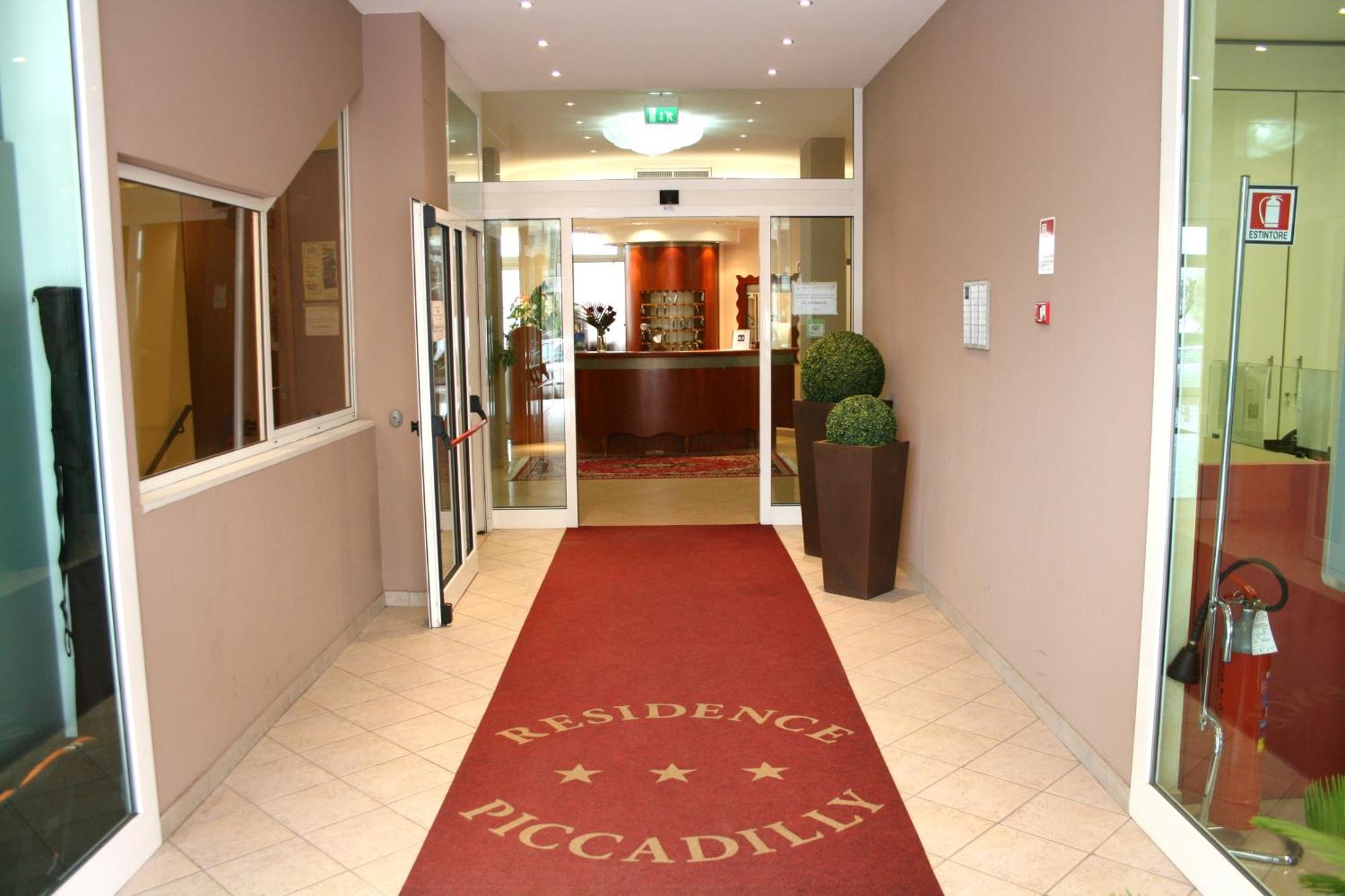 Apart-hotel Piccadilly 3*